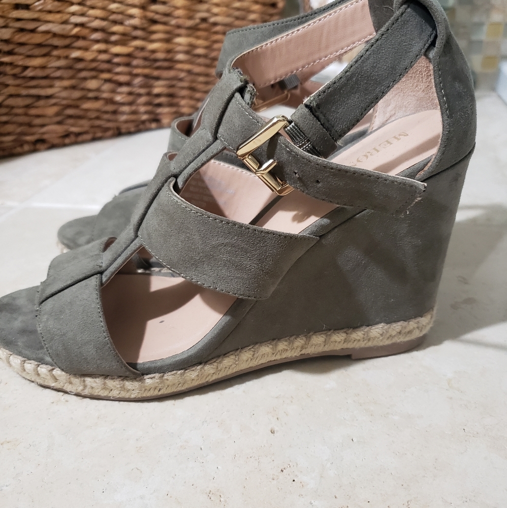 Merona- suede wedge sandal- 7.5 euc